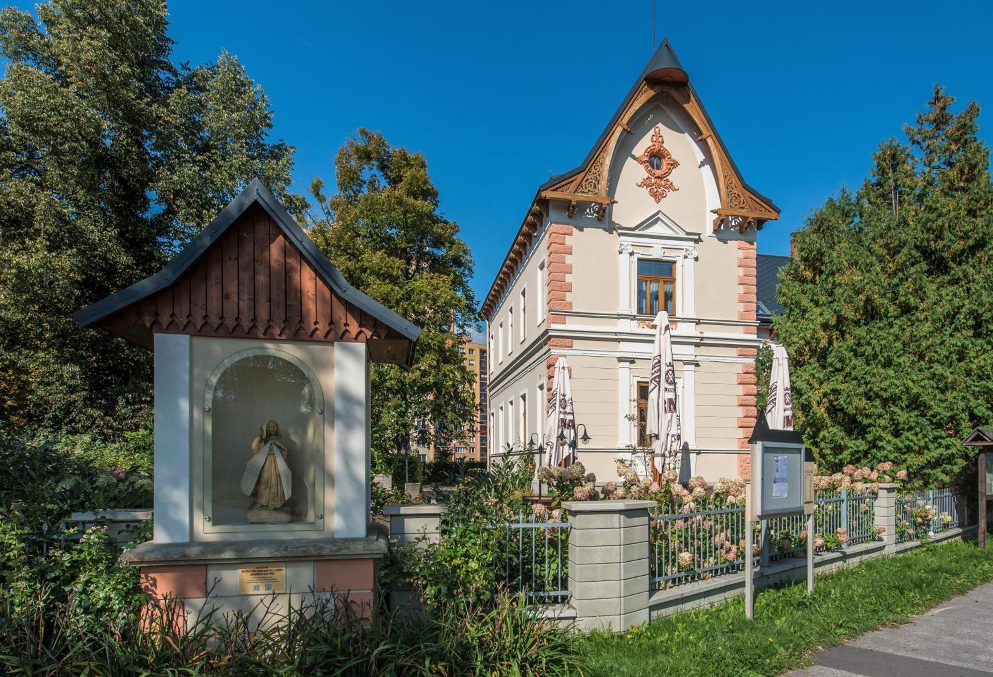 Penzion Vila Machu Kopřivnice Exterior foto